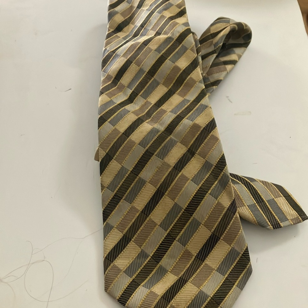 FINAL MARKDOWN Men’s Jim Thompson tie